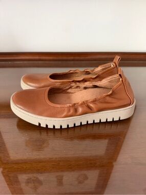 Vionic Uptown Ballet Flats Women’s 6.5 Tan Leather Comfort Shoes